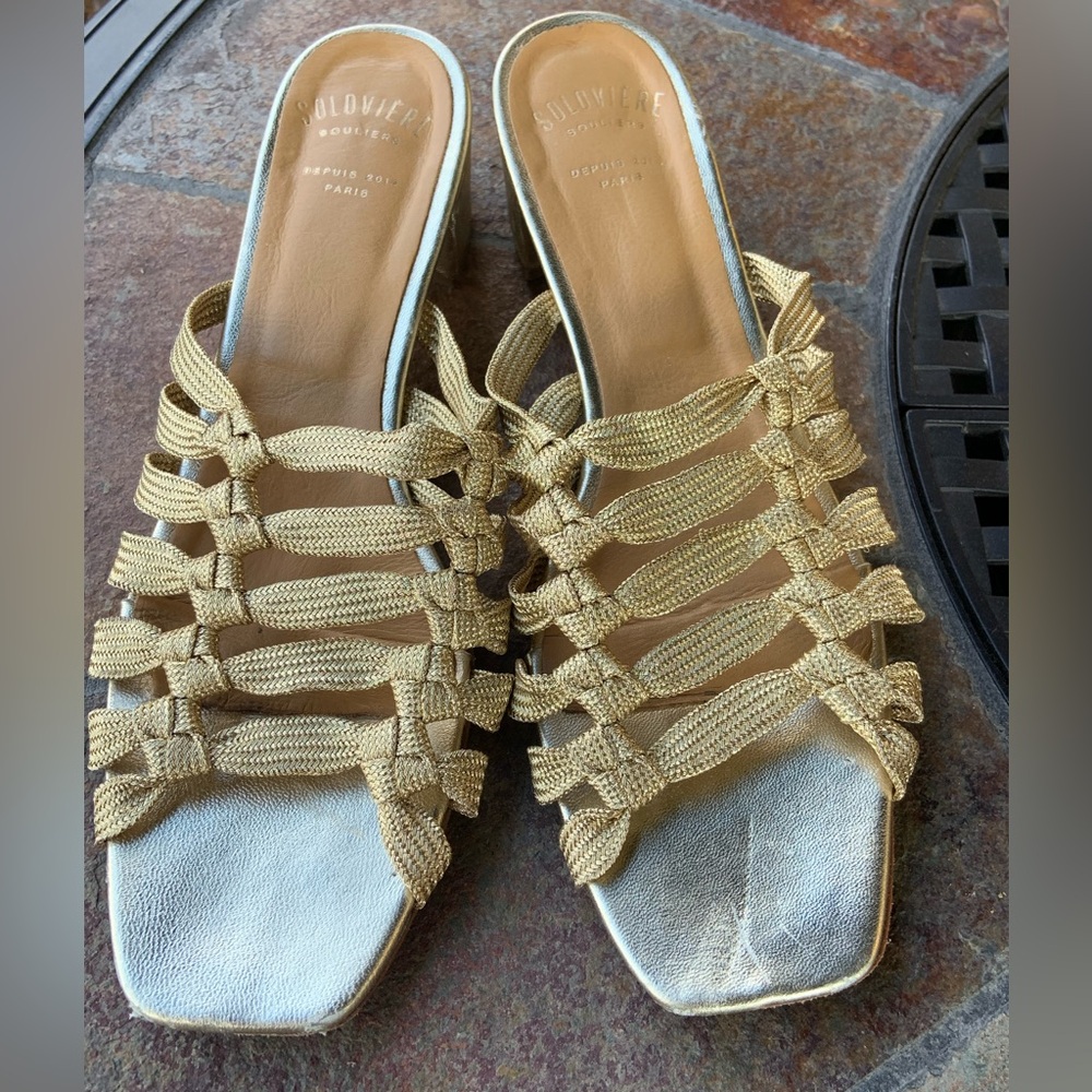Soloviere Italy Beautiful Gold Strappy Slides Sandals